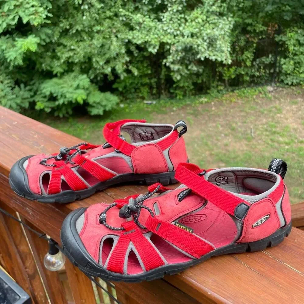 Keen Men's 6 Womens 6.5 Red Waterproof Hiking Sandals